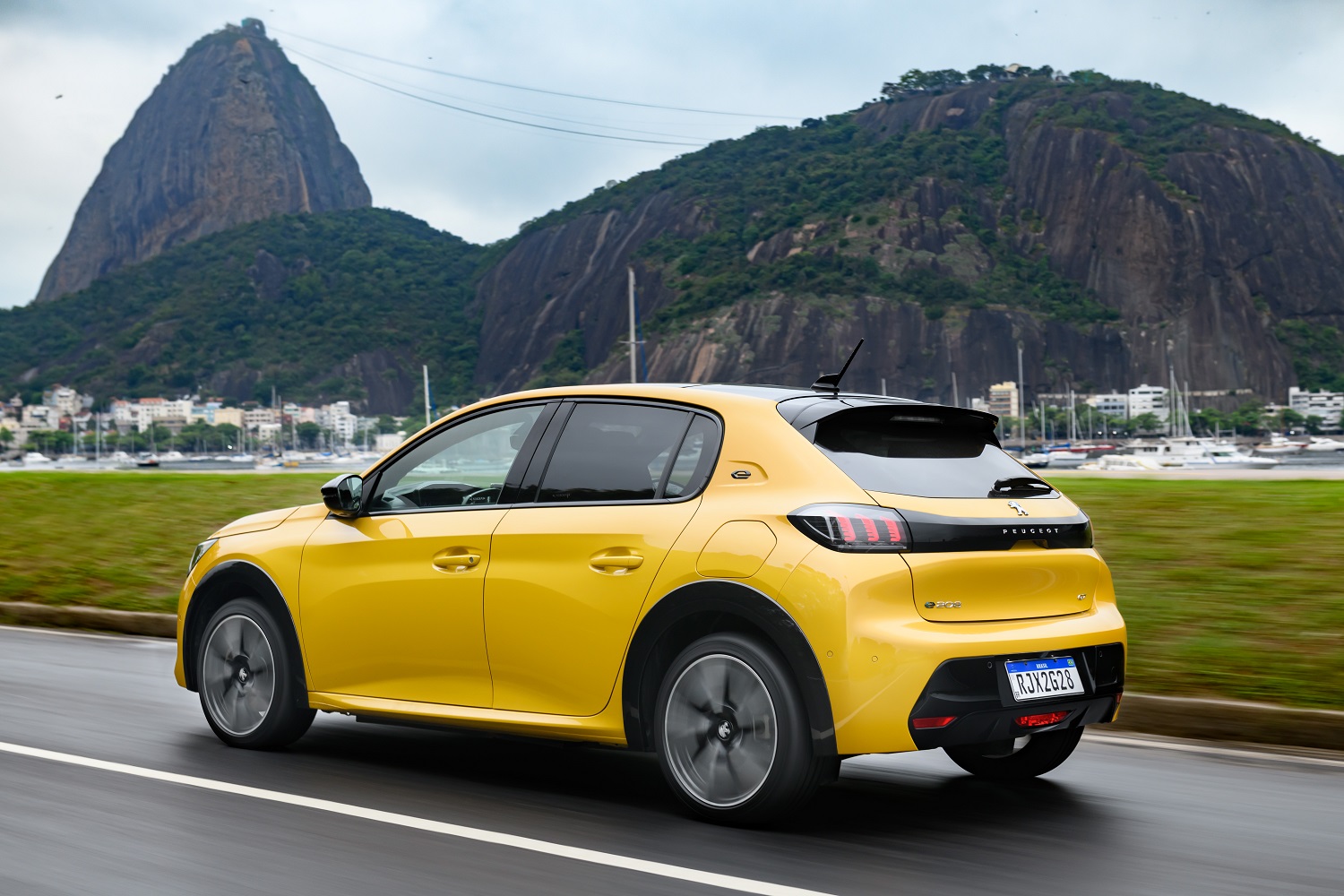 PEUGEOT208GTBresil